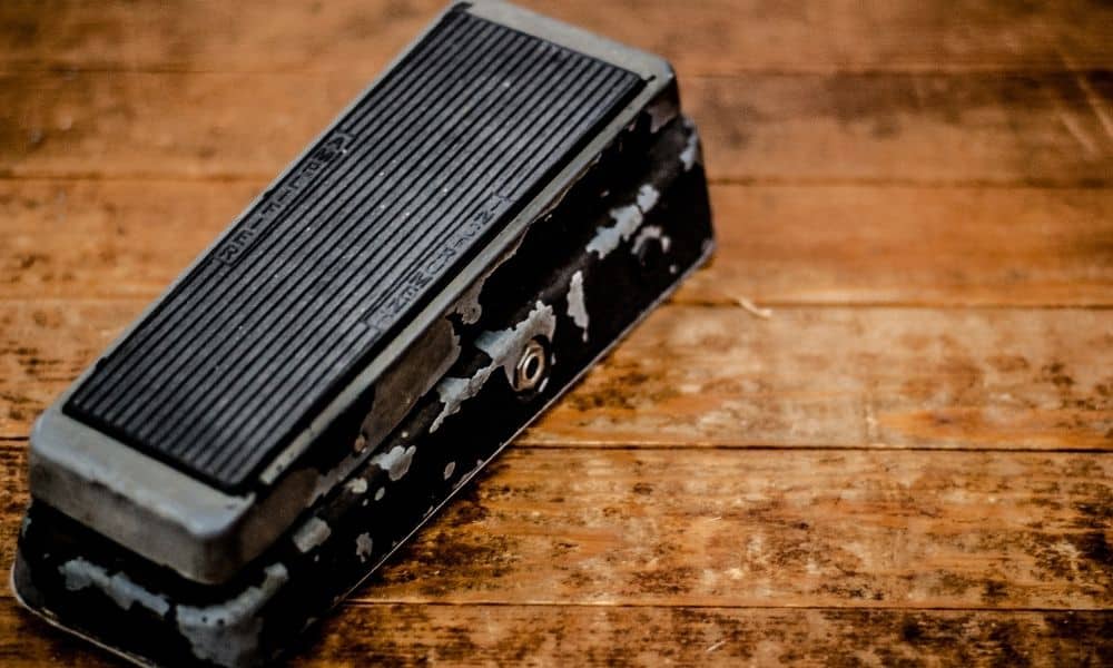 Volume Vs Expression Pedal What's The Difference? Guitar Gear Lab